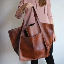 Laura’s Zeitloser Reiz | Vintage Tasche in Burgund