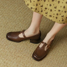 Lenne – T-Band-Schuhe mit Vintage-Eleganz in Braun