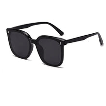 Mila | Modische Oversize-Sonnenbrille für Damen in Schwarz