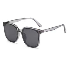 Mila | Modische Oversize-Sonnenbrille für Damen in Grau
