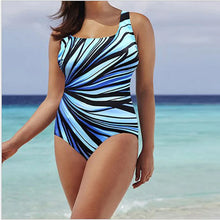 Lina | Dein gestreifter Push-Up-Monokini für einen femininen Sommer-Look in Blau-Weiß gestreift