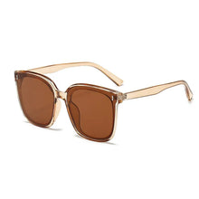 Mila | Modische Oversize-Sonnenbrille für Damen in Braun