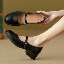 Anna – Zeitloser Schnürschuh aus Leder in Schwarz