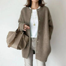 Strickjacke Damen | Oversized Rundhals & Druckknöpfe in Hellgrau