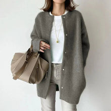 Strickjacke Damen | Oversized Rundhals & Druckknöpfe in Dunkelgrau