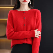 Strickjacke Damen | Rundhals & feine durchgehende Knopfleiste in Rot