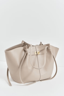 Große Damen Shopper Tasche mit Henkel und goldenem Drehverschluss in Beige