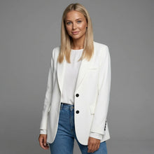Langer Blazer für Damen mit zwei Knöpfen und Klappentaschen in einfarbigem Design in Weiß