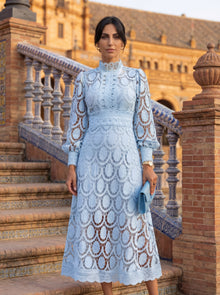 Maelle - Elegantes Langarm Kleid Aus Spitze in Himmelblau