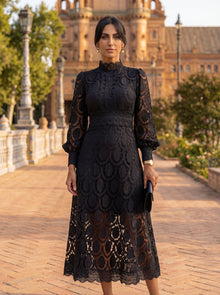 Maelle - Elegantes Langarm Kleid Aus Spitze in Schwarz