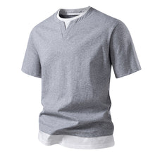 V Ausschnitt T Shirt Herren | Fake-Layer-Look mit Doppelsaum in Hellgrau