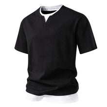 V Ausschnitt T Shirt Herren | Fake-Layer-Look mit Doppelsaum in Schwarz