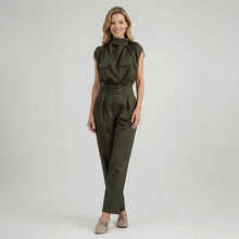Tailliertes Damen Set aus ärmellosem Top und Hose mit hoher Taille im Jumpsuit Look in Grün