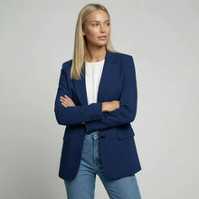 Langer Blazer für Damen mit zwei Knöpfen und Klappentaschen in einfarbigem Design in Blau