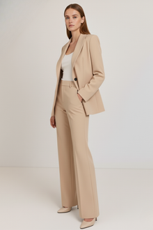 Melanie – Zweiteiliger Slim-Fit-Anzug für Damen in Beige