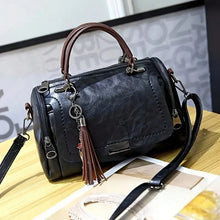 Irmela | elegante Leder-Umhängetasche in Schwarz