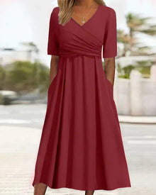Annabelle - Kurzärmeliges Crossover-Kleid in Rot