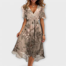 Annegret | Lässiges V-Ausschnitt-Kleid in Beige