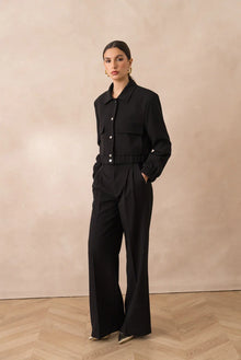 Hoch taillierte Hose in Schwarz