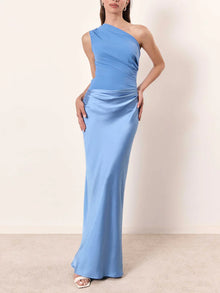 Anita - Elegantes Maxikleid mit einem Träger in Blau
