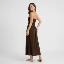 Bandeau Sommerkleid in Midi Länge mit einfarbigem Design in Braun