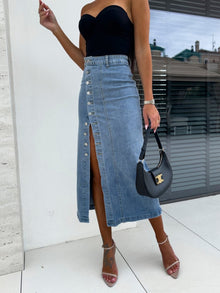 Chiara | Modischer, figurbetonter Jeansrock in Hellblau