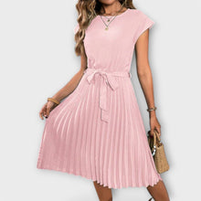 Claire | Lässiges Plisseekleid in Rosa