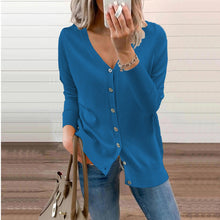 Klara | Damen klassische Strickjacke für den Alltag in Blau