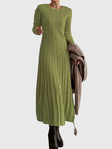 Melina | Damen Langarm Strickkleid mit Zopfmuster in Maxilänge in Grün