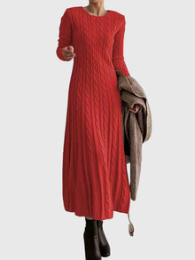 Melina | Damen Langarm Strickkleid mit Zopfmuster in Maxilänge in Rot