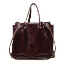 Ella | Damen Minimalistische Vegane Leder Laptoptasche in Kastanienbraun