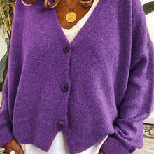 Elisa | Damen Strickjacke mit femininem V-Ausschnitt in Lila