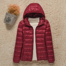 Luisa | Damen Ultraleichte Daunenjacke für Herbst in Bordeaux
