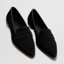 Melina | Damen Wildleder Loafer mit eleganter Spitzform in Schwarz