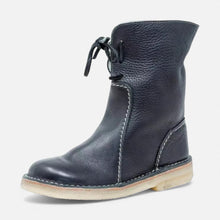 Gefütterte Damenstiefel mit Schnürung und Umschlag in Schwarz