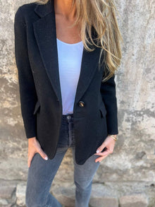 ROSIE | Lässige Jacke mit langen Ärmeln und Revers in Schwarz