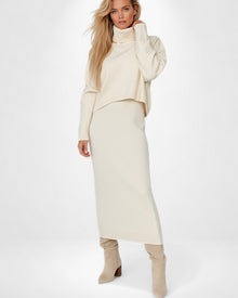 Ärmelloses Maxi Strickkleid mit Cropped Rollkragenpullover | Strickset für Damen in Weiß