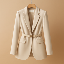 Alina – Elegante Damenjacke mit Taillengürtel in Beige