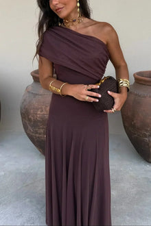 Lena | Elegantes Damen Maxikleid mit One-Shoulder-Ausschnitt für Hochzeitsgäste und formale Feierlichkeiten in Braun