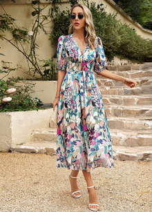 Estella™ - Schmeichelhaftes Blumen-Midi-Kleid in Blumen