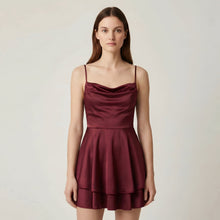 Luna – Elegantes Mini-Satin-Kleid mit Trägern für Damen in Burgunder