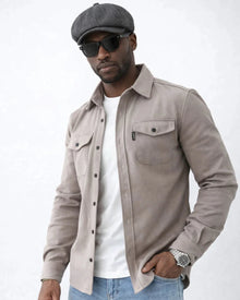 Hemdjacke für Herren mit Klappen-Brusttaschen und einfarbigem Pastellton in Beige
