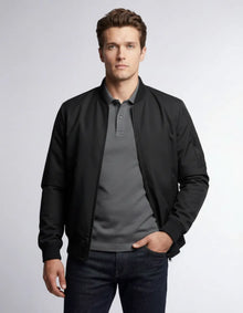 Leichte Bomberjacke für Herren mit Rippbündchen und kragenlosem Design in Schwarz