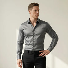 Bügelfreies Slim-Fit langarm Hemd für Herren mit Kragen in einfarbigem Design in Grau