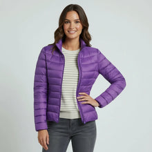 Leichte Steppjacke für Damen mit Stehkragen im einfarbigen Design in Lila