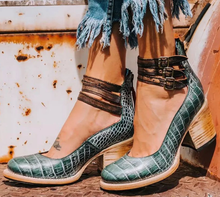 Damen Elegante Sandale mit flachem Absatz im Sommer-Stil in Grüne Schlange