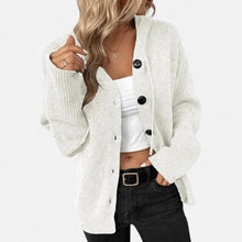 Strickjacke mit Knopfleiste in Weiß