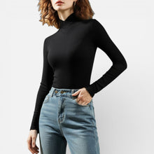 Damen Langarmshirt mit Stehkragen und schmaler Passform in Schwarz