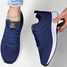Atmungsaktive Sneaker mit Strickdesign in Marineblau