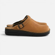 Clogs Slip On mit Schnalle und Profilsohle in Khaki